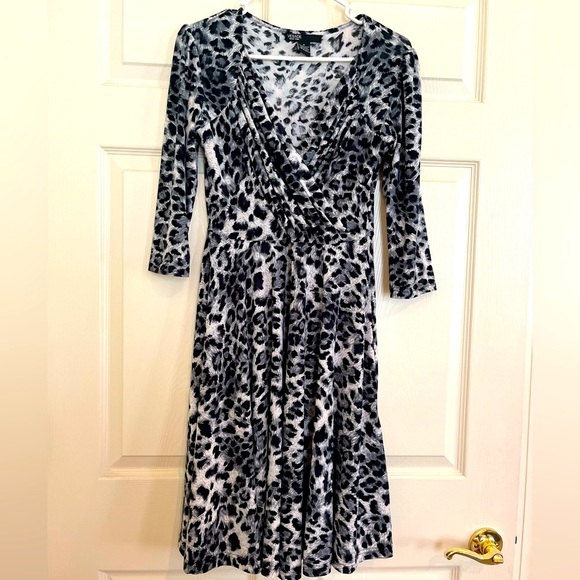 VESADE NEW YORK dress - Picture 5 of 13